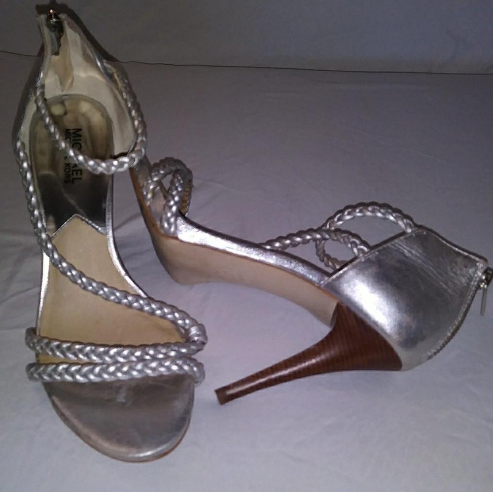 Beautiful Michael Kors Silver Heals